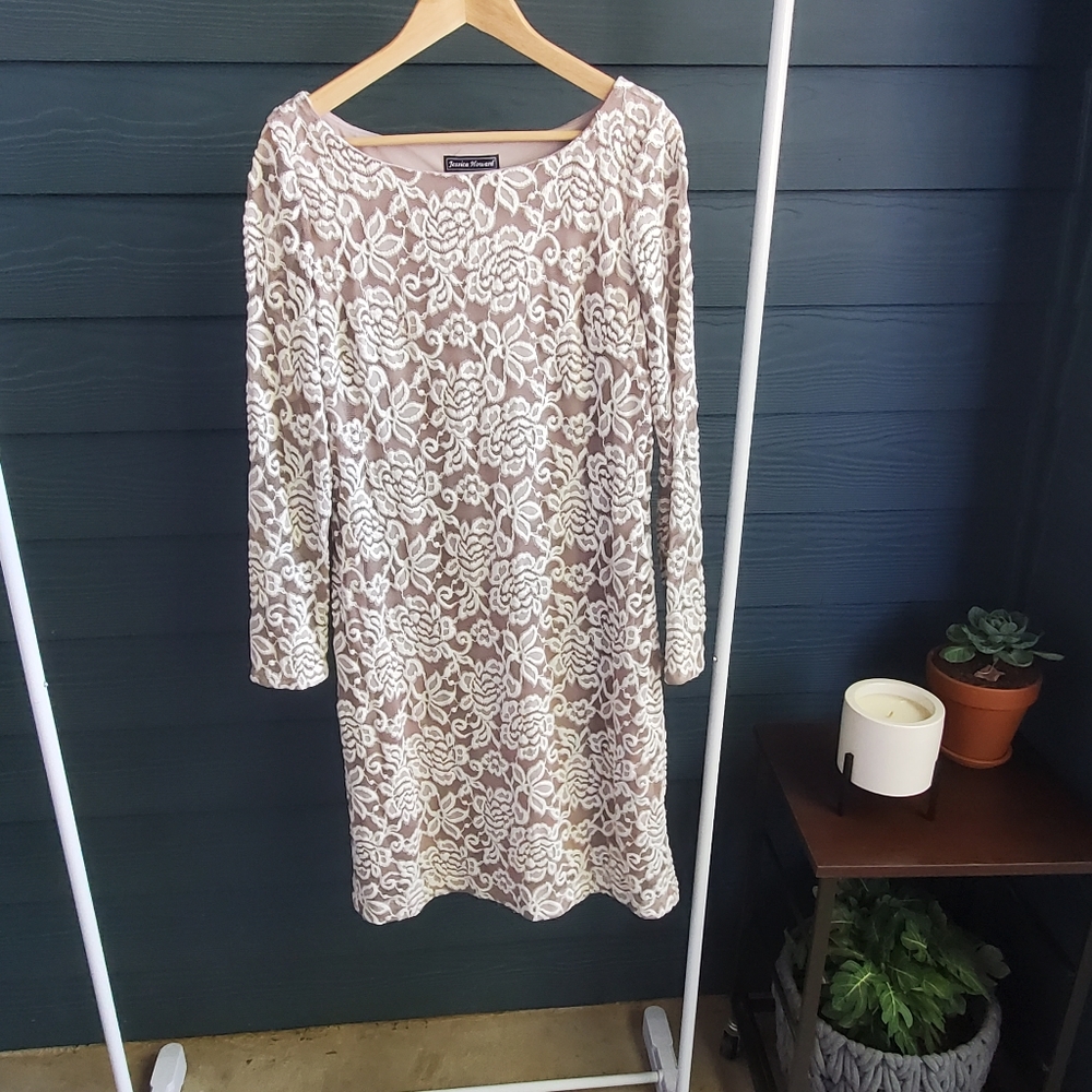 Jessica Howard Cream and White Longsleeve Dress